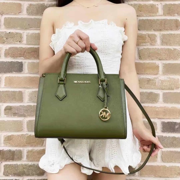 Michael Kors Handbags - Gaby’sBags💕NWT Michael Kors Satchel & Crossbody